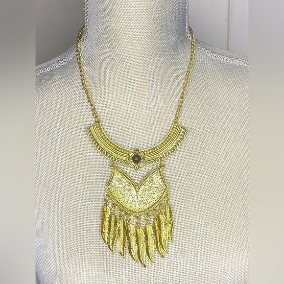 Jewelry - LONG BOHO GOLD CHAIN PENDANT #247